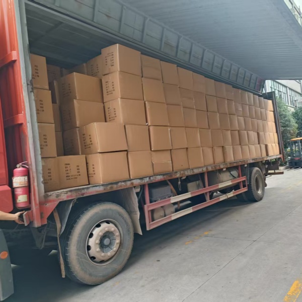 Yiwu Kebon Healthcare si espande nel mercato europeo con la spedizione di kit medici tattici