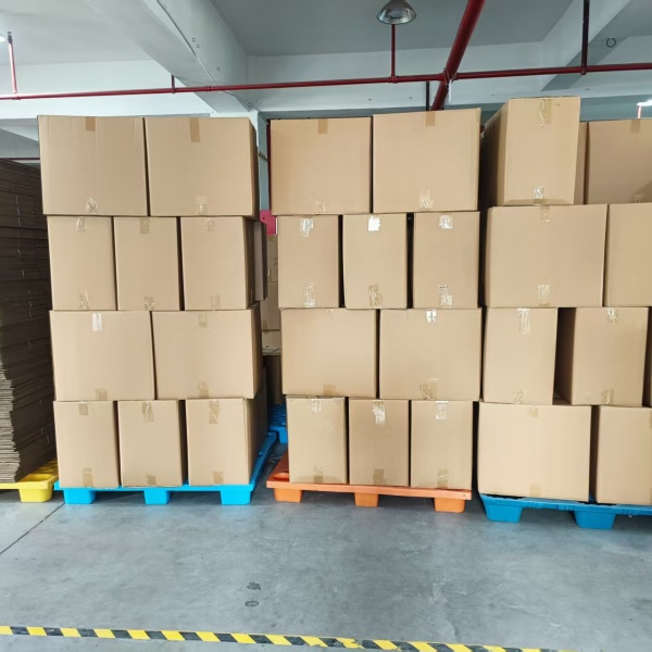 È di nuovo la stagione delle spedizioni! Yiwu Kebon Healthcare è impegnato a soddisfare gli ordini di pronto soccorso globali