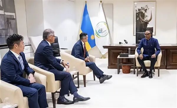 Jack Ma appare in Africa e tiene colloqui con il presidente del Ruanda